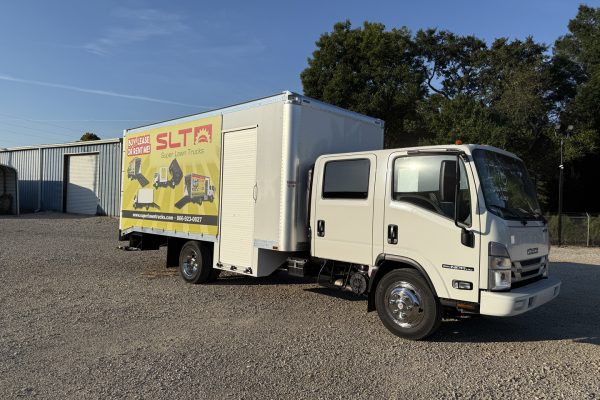Crew cab 18’ Eco Series Box Truck w- 36” door (4)